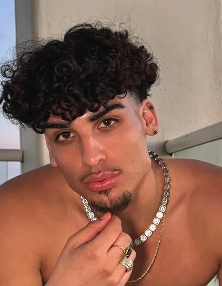 valentinopapii ♛ profile photo