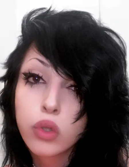 𝖛𝖆𝖑𝖐𝖞𝖗𝖎𝖊𝖆𝖈𝖎𝖉 ♡ profile photo