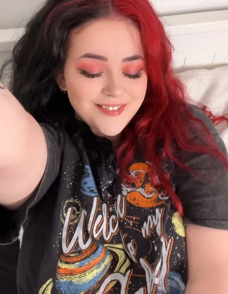 Vanessa (Free page) π