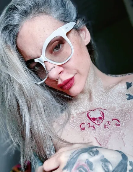 Vanp 🖤 split tongue & Custom queen 👸 profile photo