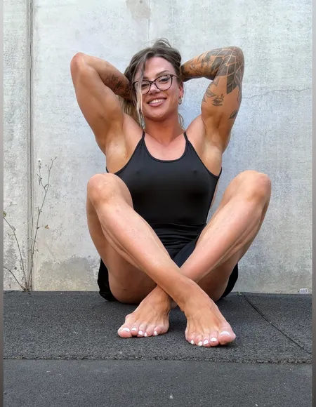 Vera Schroeder-German Muscle Mommy 💪🏽🖤🔥 profile photo