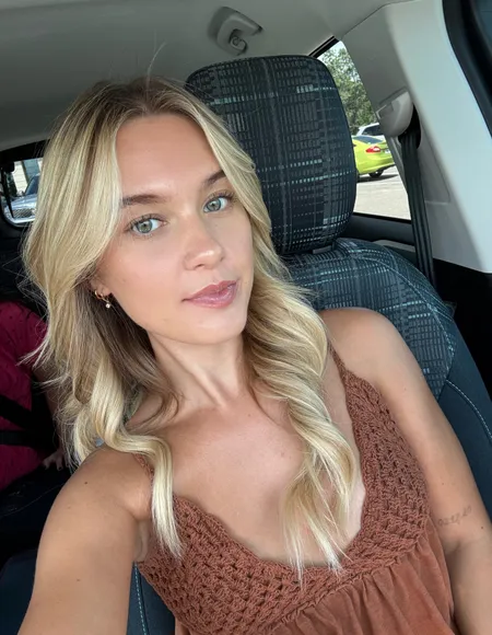 vicki 🍒 profile photo