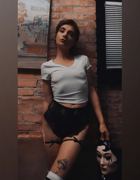Victoria sunshineandstuff. 🖤👽☀️ profile photo