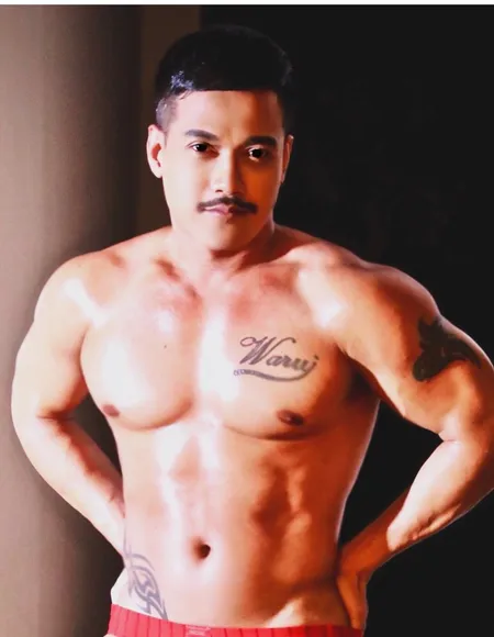 Waruj Thai model profile photo