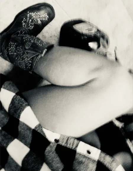 Reverse cowgirl profile photo