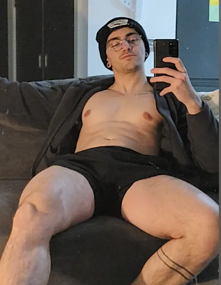 YariB profile photo