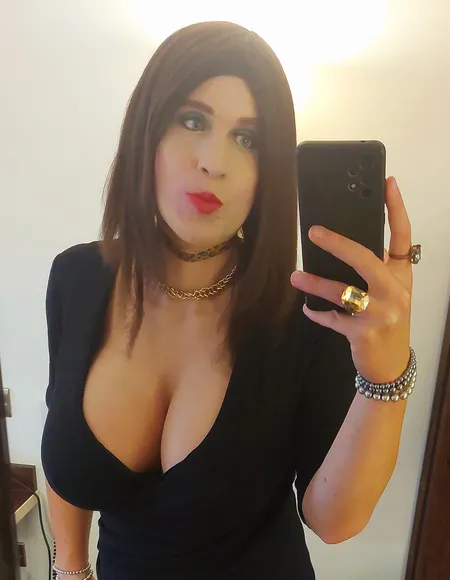 Yolana UK profile photo