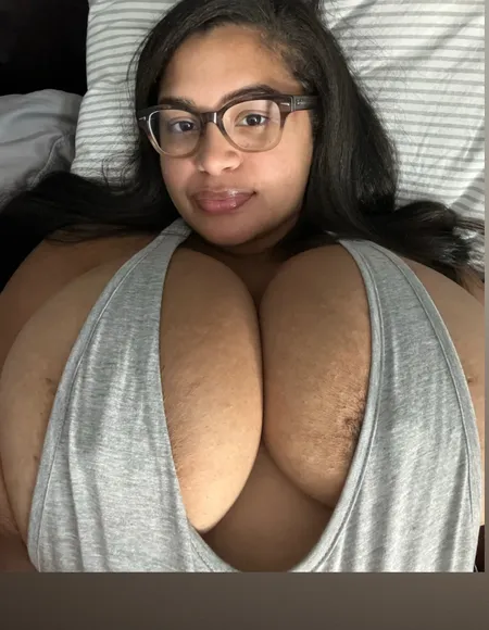 pretty titties profile photo