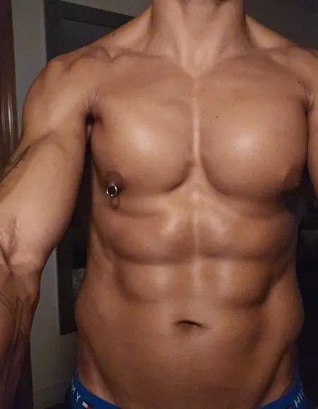 Brazilian stud profile photo