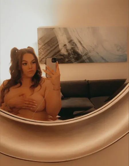 THE HOTTEST PAWG🍼🍑 profile photo