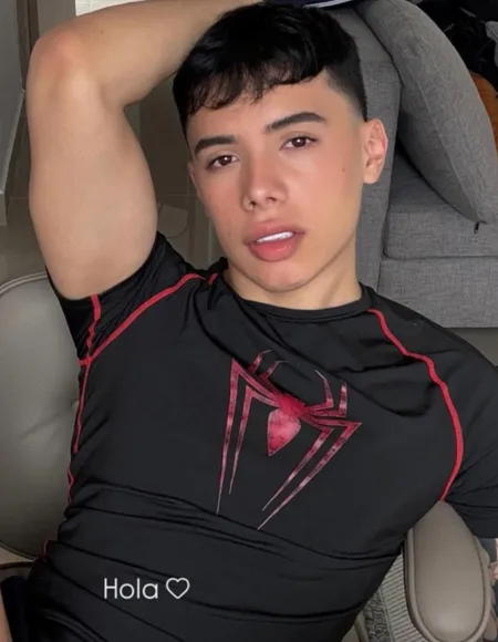🟢 𝘡𝘢𝘮𝘶𝘦𝘭 👦🏻 profile photo