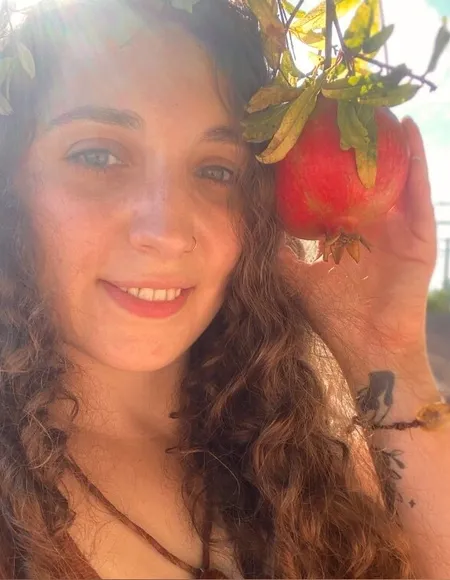 Zia Honeyzlutt 🍄🍯🌱 profile photo