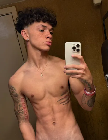 Ya fav lightskin🥰😈 profile photo