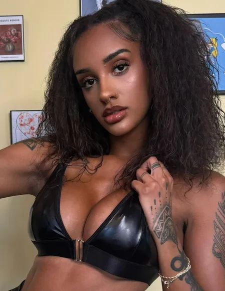 Zoey Sinn Free profile photo